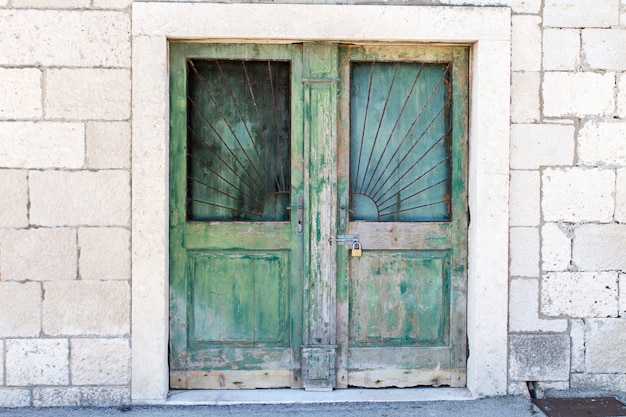 Porta velha tradicional de Korcula