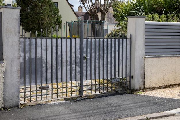 Portal klassische Reihe Stahl alt Aluminium grau Metalltor silber Vintage Tür Haus Gartenhaus