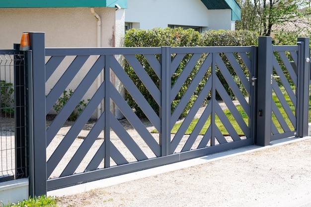 Foto portal moderno de design de aço cinza de portão de casa particular