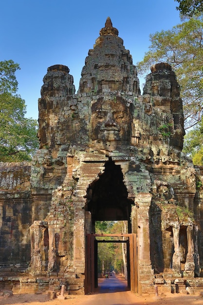 Portão sul para Angkor Thom no Camboja