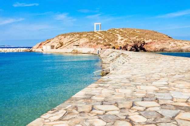 Portara Palatia na ilha de Naxos