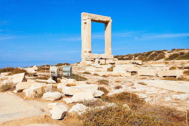 Portara Palatia na ilha de Naxos