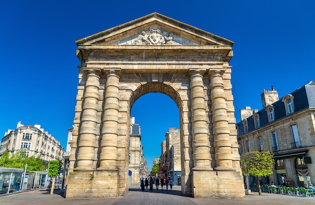 Porte d'Aquitaine, una puerta del siglo XVIII en Burdeos - Francia