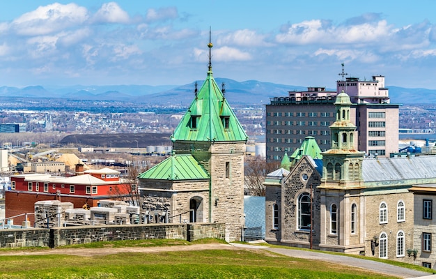 Foto porte kent e capela jesuíta na cidade de quebec - canadá