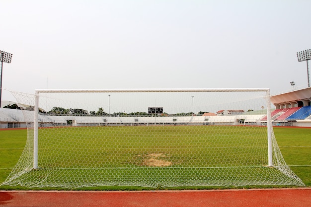 Portería de fútbol vacía