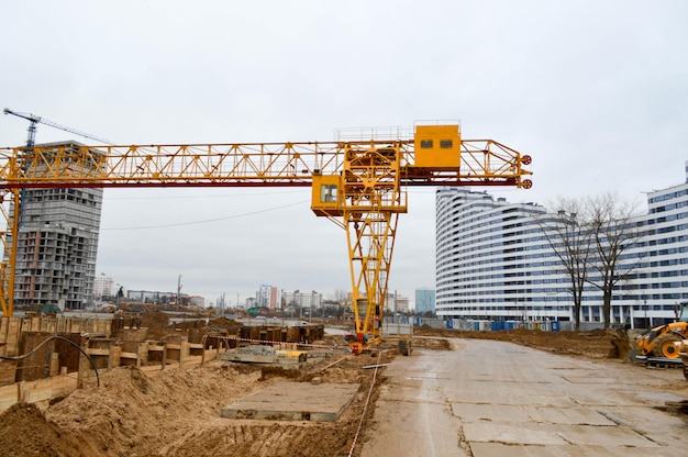 Pórtico potente industrial estacionario de construcción de carga de hierro de metal amarillo pesado