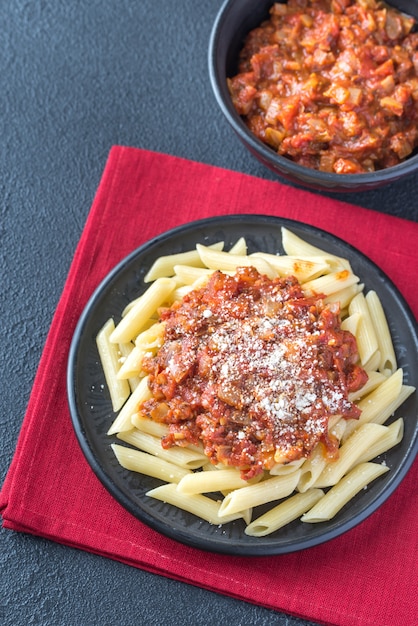 Portion Penne mit Arrabbiata-Sauce