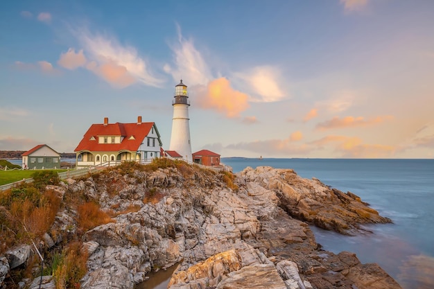 Portland Head Light, no Maine, ao pôr-do-sol, nos Estados Unidos