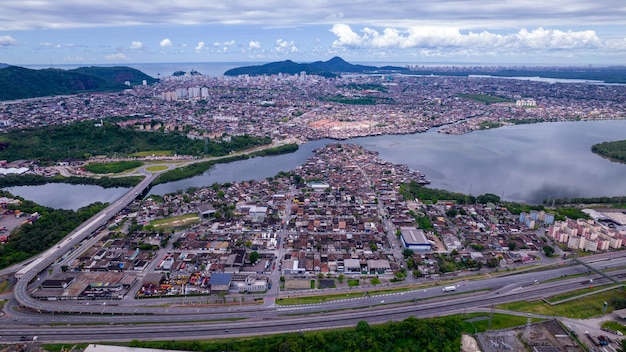 Porto Alemoa en Santos Brasil Zona Marítima Industrial Contenedores Petróleo y Gas Tanques y camiones