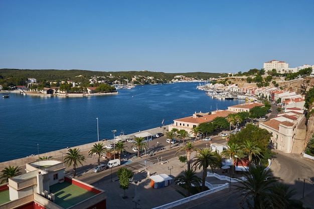 Foto porto de mahon mao, na ilha de menorca, espanha