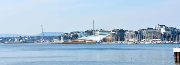 Porto de Oslo ou porto no bairro de Aker Brygge em Oslo Oslo é a capital da Noruega