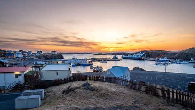 Foto porto de stykkisholmur no mar do norte