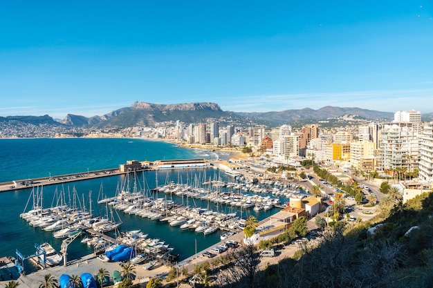 Porto marítimo visto do Parque Natural Penon de Ifach na cidade de Calpe Valencia Comunidade Valenciana Espanha Mar Mediterrâneo Praia Cantal Roig Praia La Fossa e Las Salinas