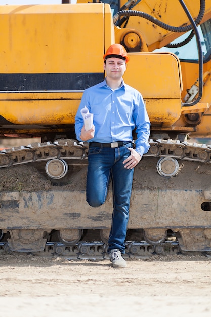 Porträt der Arbeitskraft in einer Baustelle