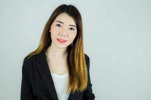 Porträt der schönen asiatischen Geschäftsfrau