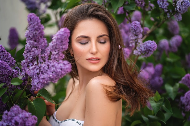 Porträt einer Frau mit nacktem Make-up