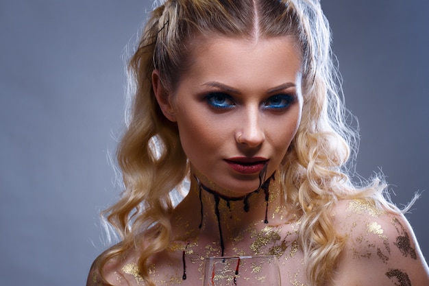 Porträt einer Frau Vampir Make-up