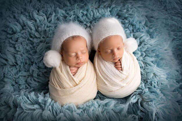 Foto porträt einer jungen frau in warmer kleidung