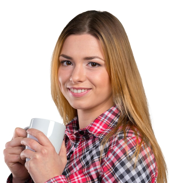 Porträt einer jungen Frau mit Tasse Tee oder Kaffee