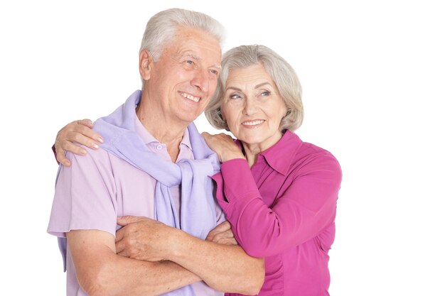 Porträt eines glücklichen älteren Paares auf weißem Hintergrund