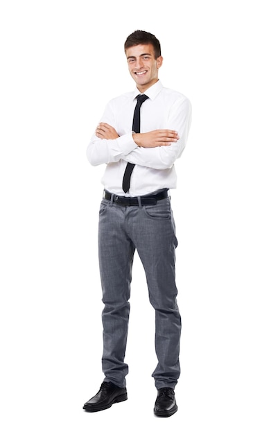 Porträt eines glücklichen Geschäftsmanns und eines vertrauensvollen Professionals vor einem weißen Studio-Hintergrund Junge Model oder selbstbewusster Angestellter, der mit einem Lächeln für Karriereambitionen oder Denkweise auf dem Mockup-Raum steht