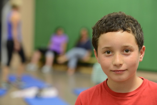 Porträt eines lächelnden Jungen