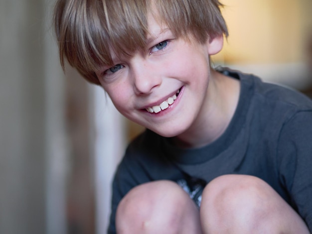 Porträt eines lächelnden Jungen