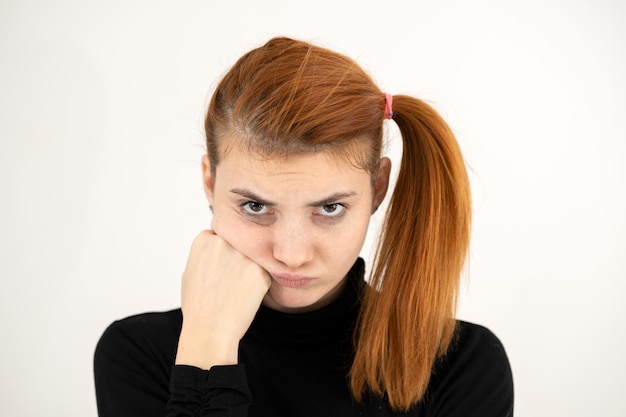 Porträt eines Mädchens mit roten Haaren