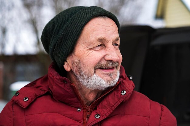 Porträt eines Mannes im Schnee