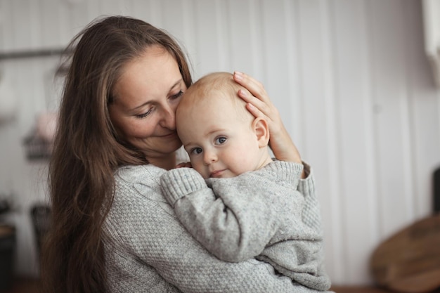 Porträt eines niedlichen Babys zu Hause