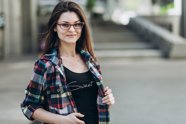 Porträt eines schönen und klugen Studenten