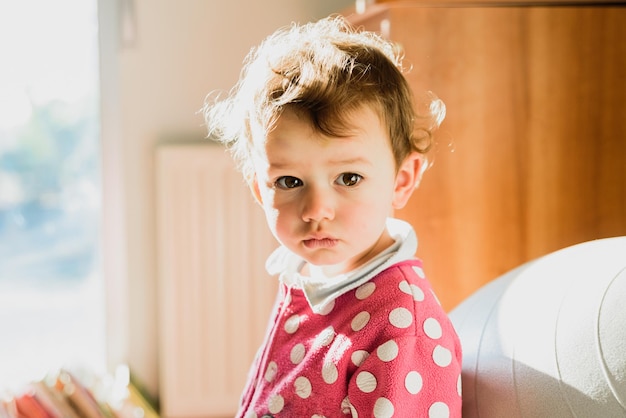 Porträt eines süßen Babys zu Hause