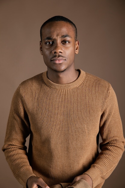 Porträt junger afrikanischer Mann