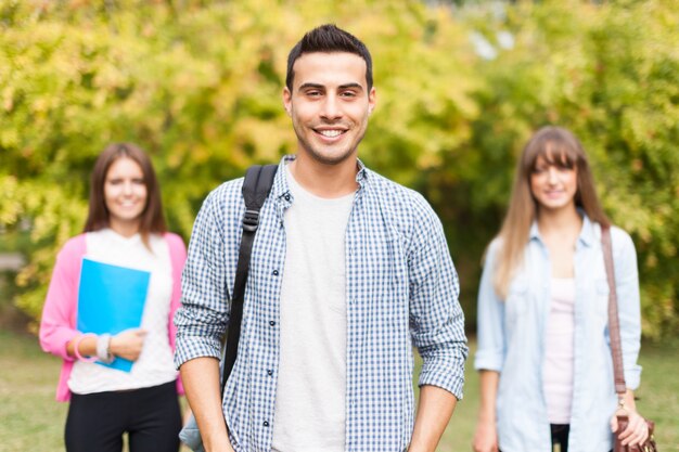 Porträt von lächelnden Studenten