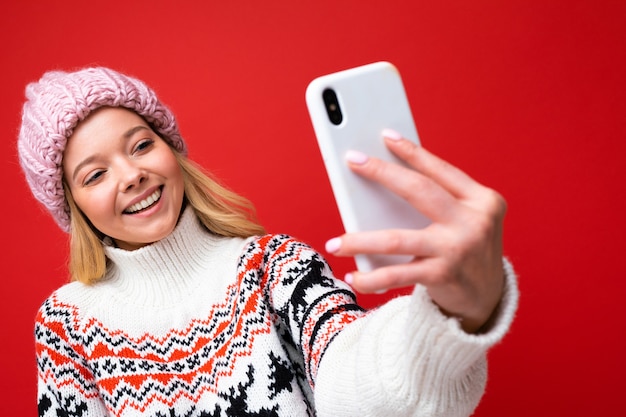 Porträtfrau mit Telefon