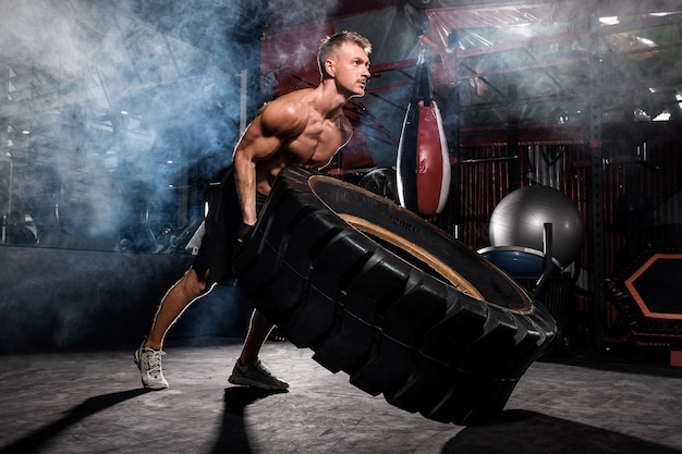 Porträtmann Training mit Reifen