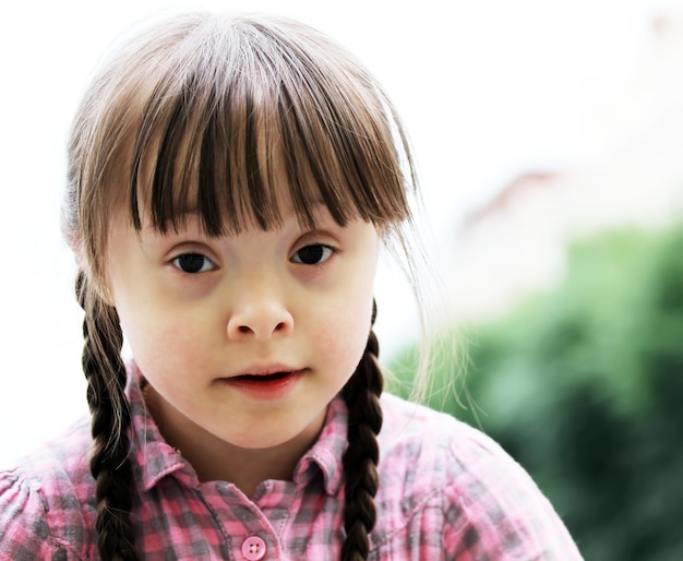 Portrait des schönen jungen Mädchens.