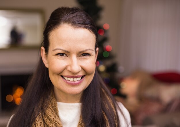 Portrait eines glücklichen Brunette