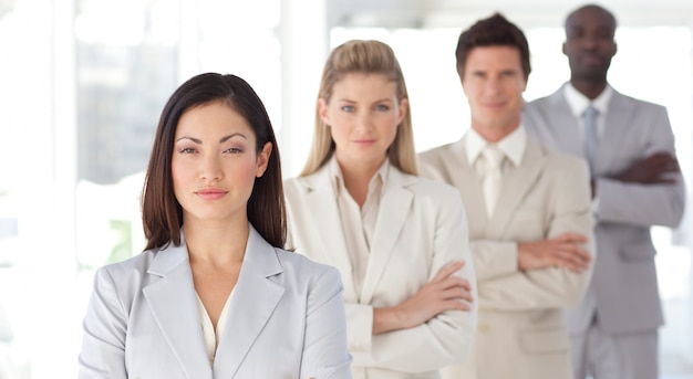 Foto portrait von verschiedenen menschen bei der arbeit