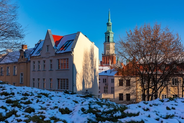 Posener Rathaus in der Altstadt von Posen am sonnigen Wintertag, Posen