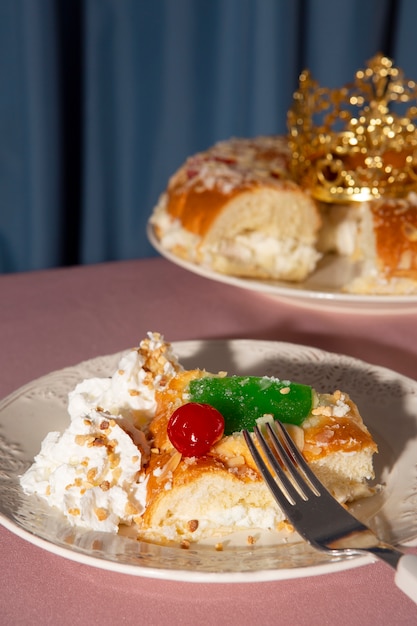 Foto postre alimenticio y elementos representativos