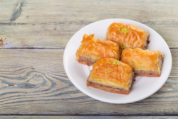 Postre árabe tradicional baklava