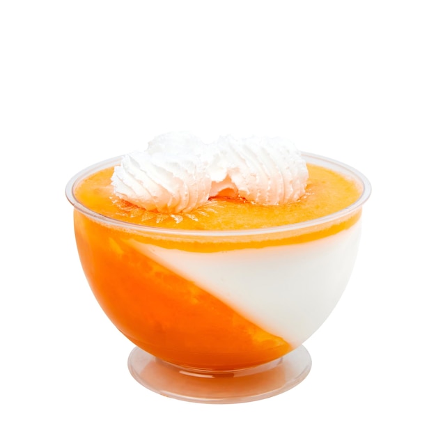 Postre a base de jalea de naranja hecho de jugo natural con la adición de pulpa y crema de mantequilla