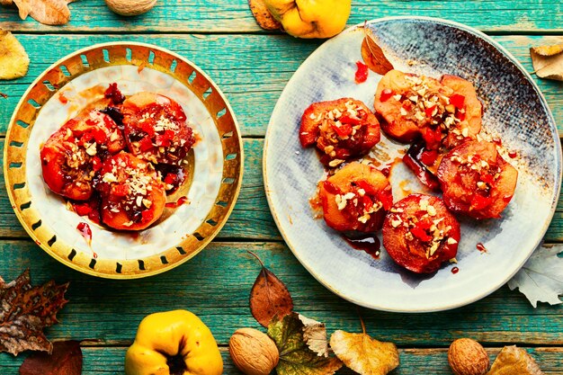 Postre dulce de membrillo de otoño