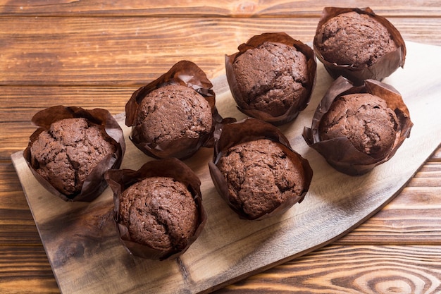 Postre dulce muffins de chocolate o cupcake Fondo de comida