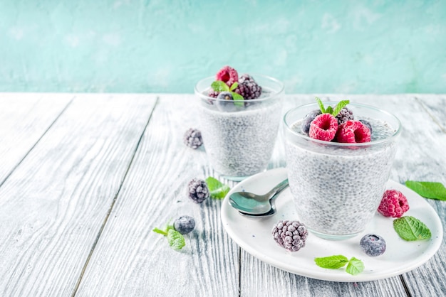 Postre dulce de verano con semillas de chía