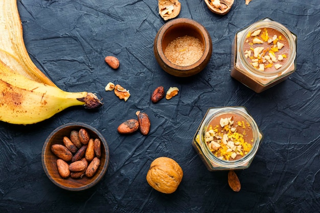 Postre de plátano dulce de leche con cacao