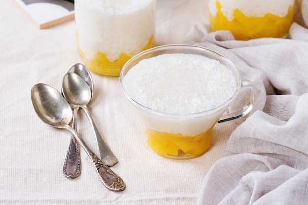 Postre de tapioca con mango