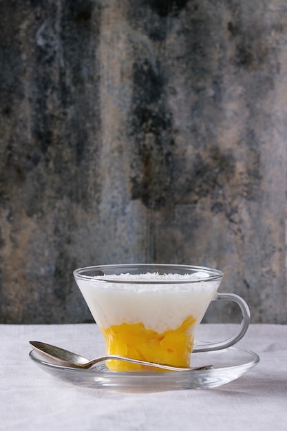 Postre de tapioca con mango