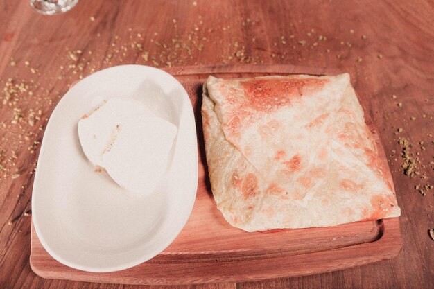 Postre tradicional de Gaziantep Katmer con helado